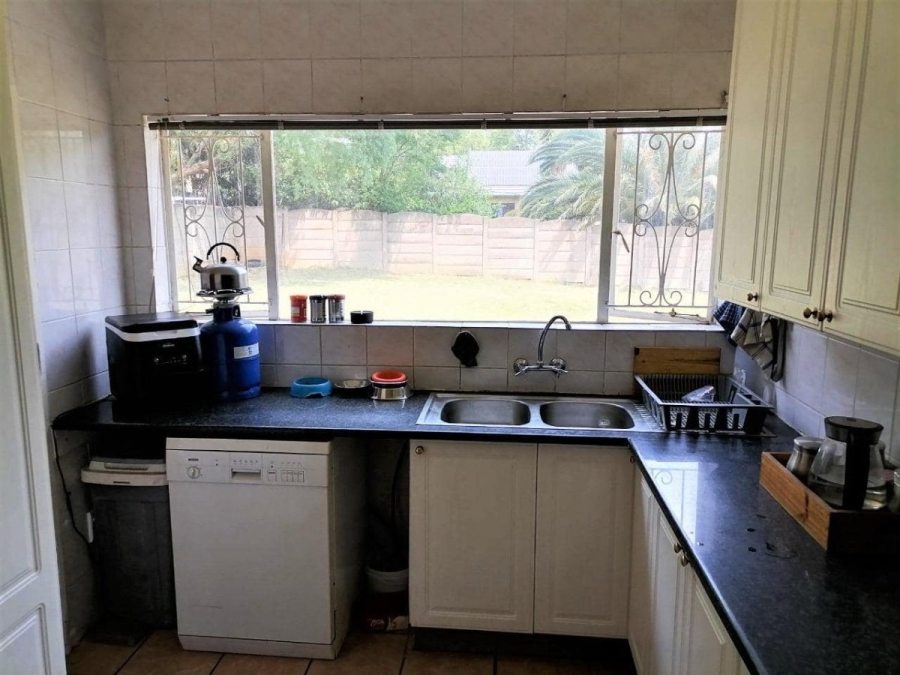4 Bedroom Property for Sale in Brackendowns Gauteng