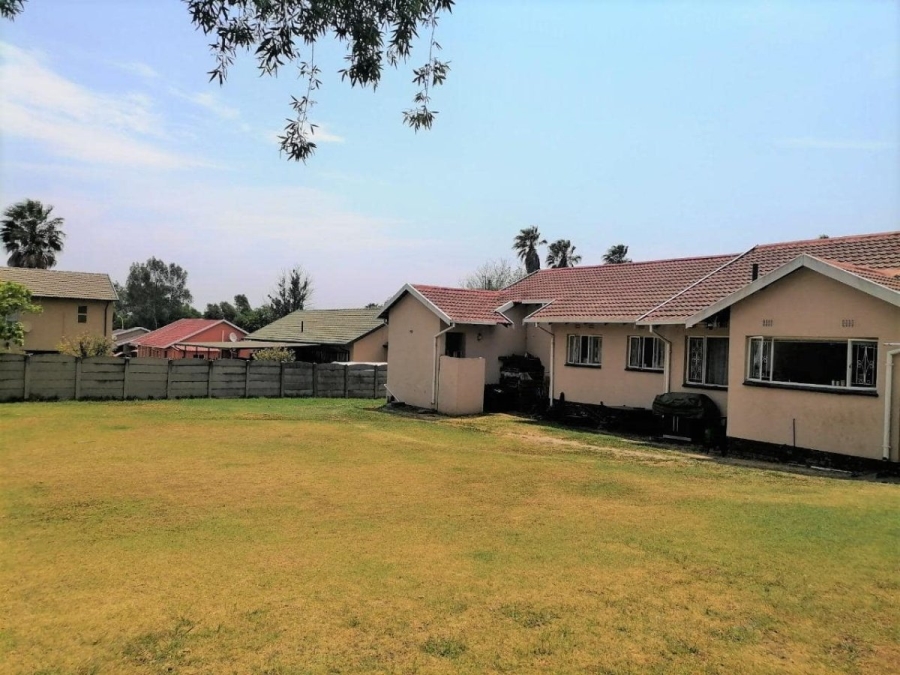 4 Bedroom Property for Sale in Brackendowns Gauteng