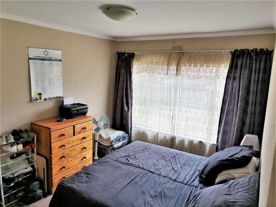 4 Bedroom Property for Sale in Brackendowns Gauteng
