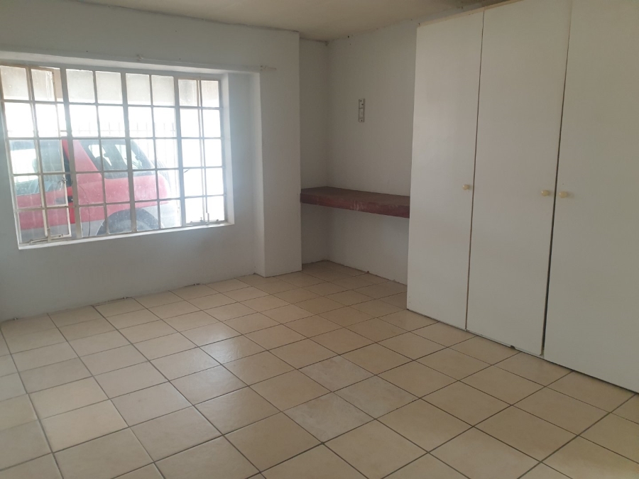 To Let 1 Bedroom Property for Rent in Farmall A H Gauteng
