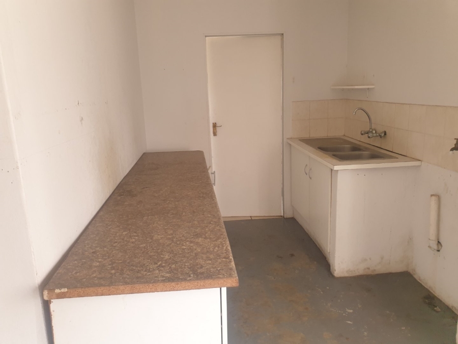 To Let 1 Bedroom Property for Rent in Farmall A H Gauteng