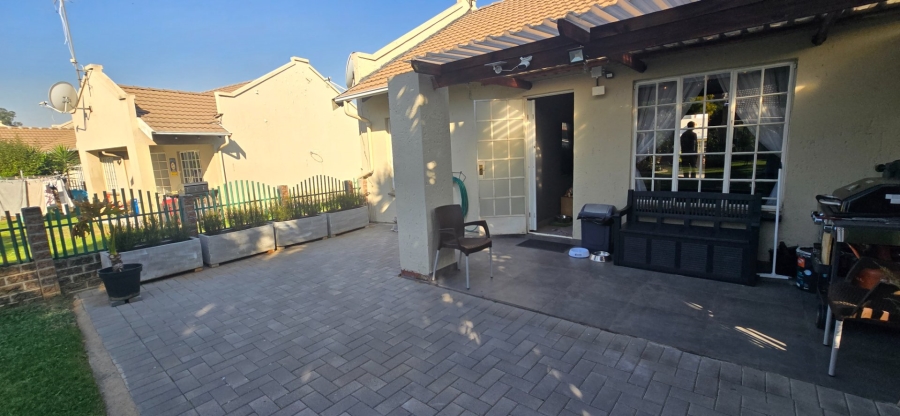 2 Bedroom Property for Sale in Bartlett Gauteng