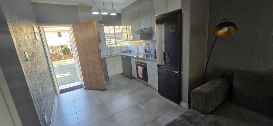 2 Bedroom Property for Sale in Bartlett Gauteng