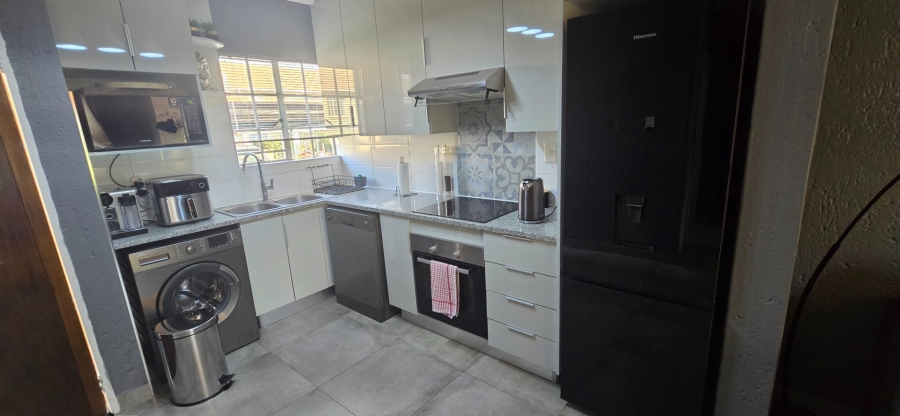 2 Bedroom Property for Sale in Bartlett Gauteng