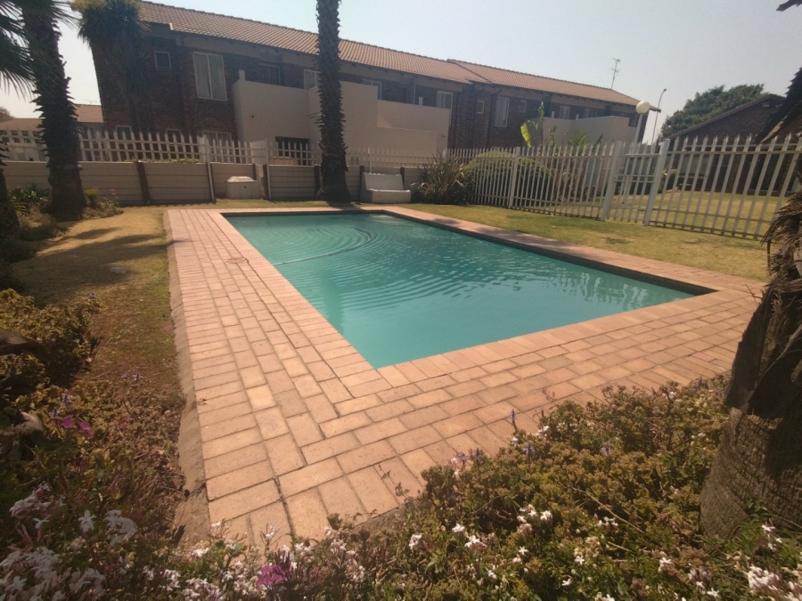2 Bedroom Property for Sale in Eden Glen Gauteng