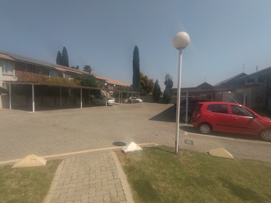 2 Bedroom Property for Sale in Eden Glen Gauteng