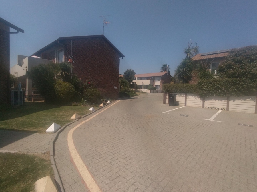2 Bedroom Property for Sale in Eden Glen Gauteng
