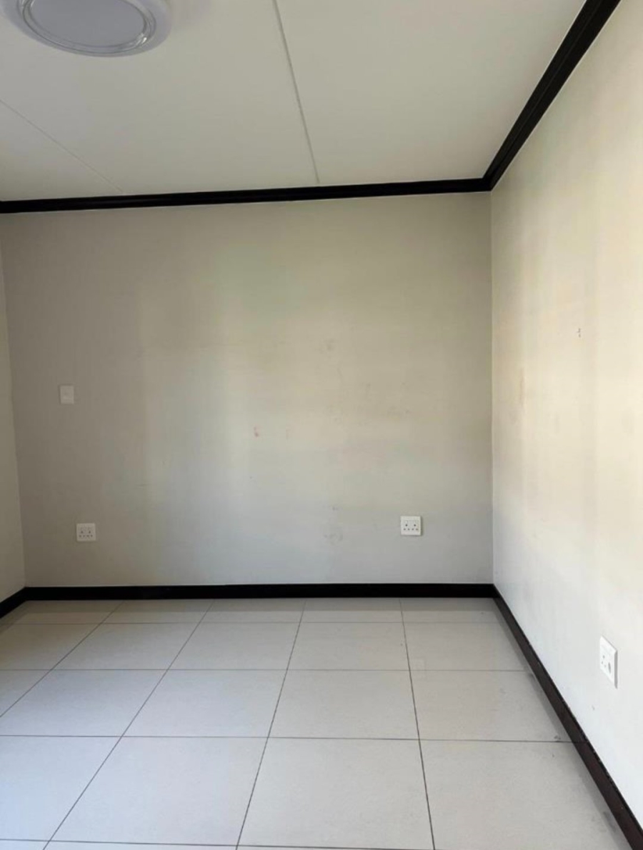 To Let 3 Bedroom Property for Rent in Broadacres Gauteng