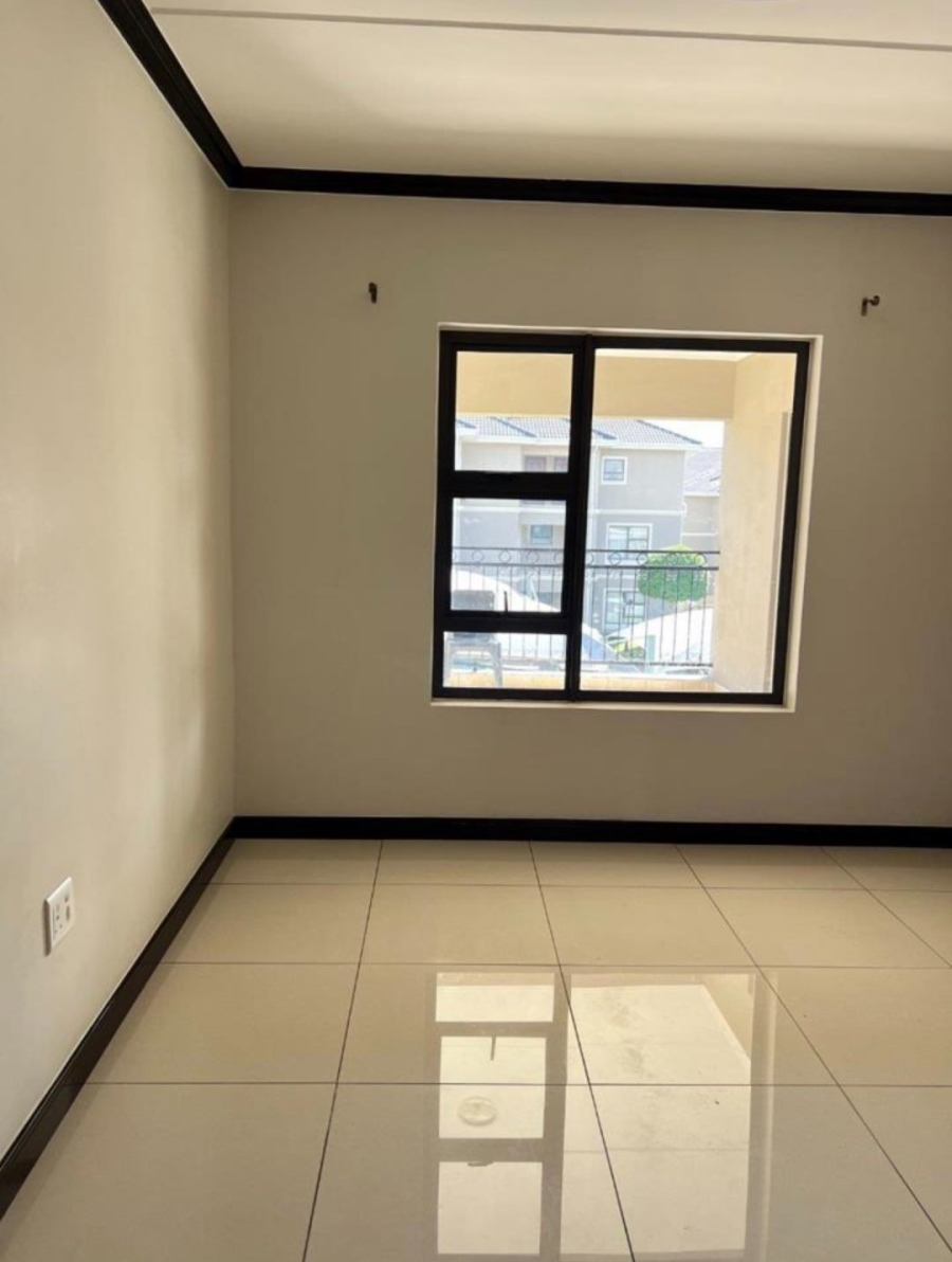 To Let 3 Bedroom Property for Rent in Broadacres Gauteng