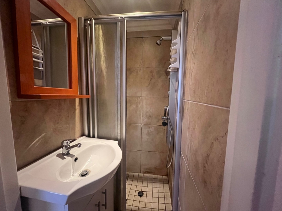 To Let 1 Bedroom Property for Rent in Randhart Gauteng