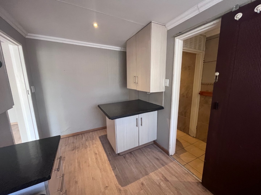 To Let 1 Bedroom Property for Rent in Randhart Gauteng