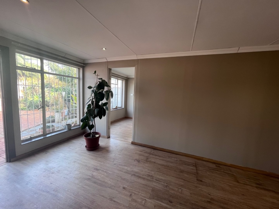 To Let 1 Bedroom Property for Rent in Randhart Gauteng