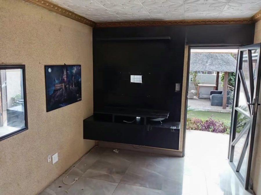 2 Bedroom Property for Sale in Soshanguve VV Gauteng