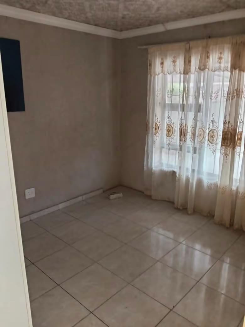 2 Bedroom Property for Sale in Soshanguve VV Gauteng