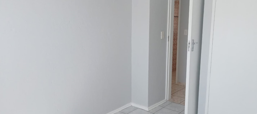 To Let 3 Bedroom Property for Rent in Ridgeway Gauteng