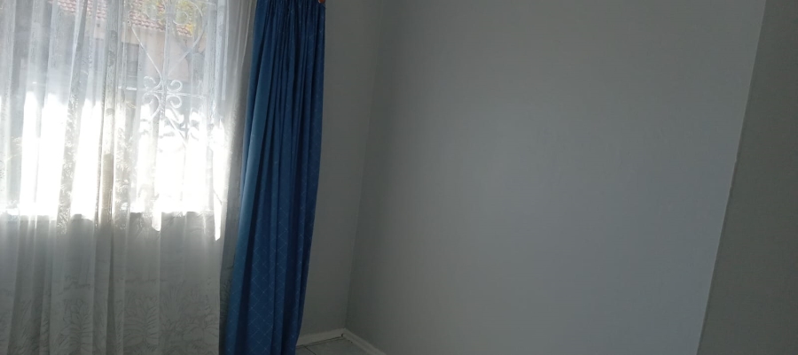 To Let 3 Bedroom Property for Rent in Ridgeway Gauteng