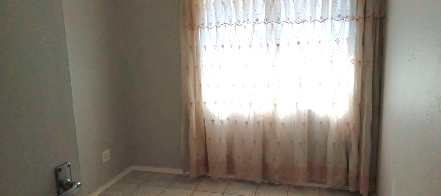 To Let 3 Bedroom Property for Rent in Ridgeway Gauteng