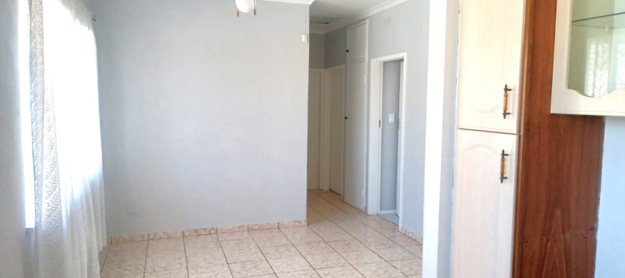 To Let 3 Bedroom Property for Rent in Ridgeway Gauteng