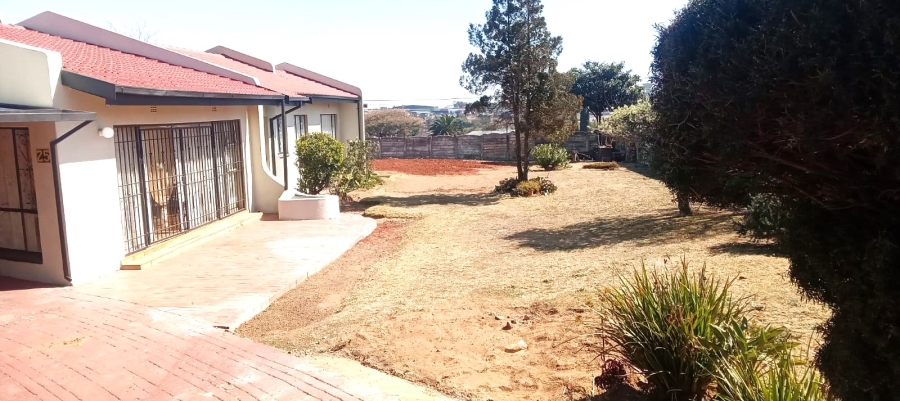 To Let 3 Bedroom Property for Rent in Ridgeway Gauteng