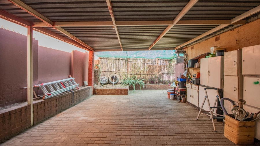 4 Bedroom Property for Sale in Birch Acres Gauteng