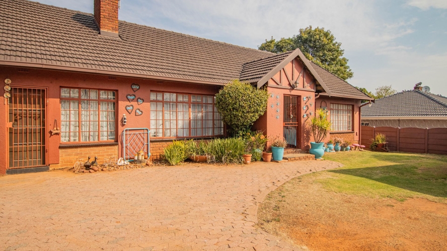 4 Bedroom Property for Sale in Birch Acres Gauteng