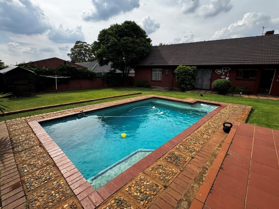 4 Bedroom Property for Sale in Birch Acres Gauteng