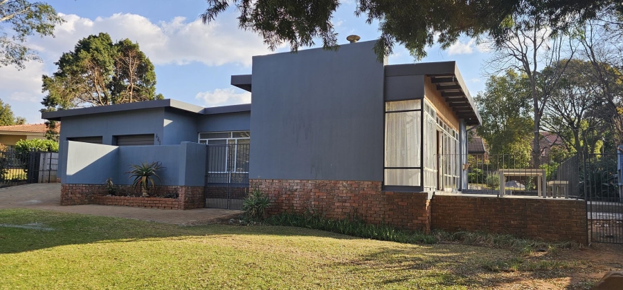 To Let 5 Bedroom Property for Rent in Waterkloof Glen Gauteng