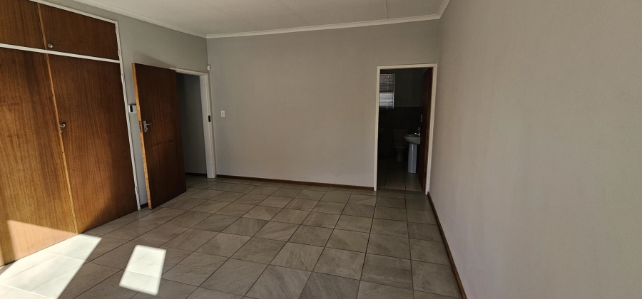 To Let 5 Bedroom Property for Rent in Waterkloof Glen Gauteng