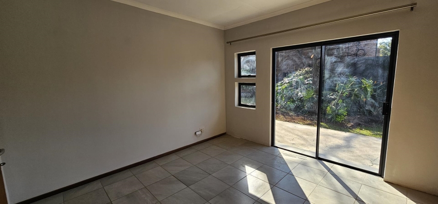 To Let 5 Bedroom Property for Rent in Waterkloof Glen Gauteng