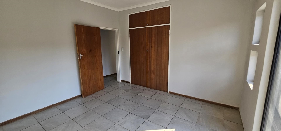 To Let 5 Bedroom Property for Rent in Waterkloof Glen Gauteng