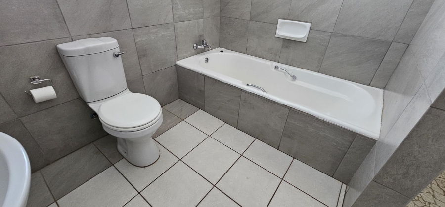 To Let 5 Bedroom Property for Rent in Waterkloof Glen Gauteng