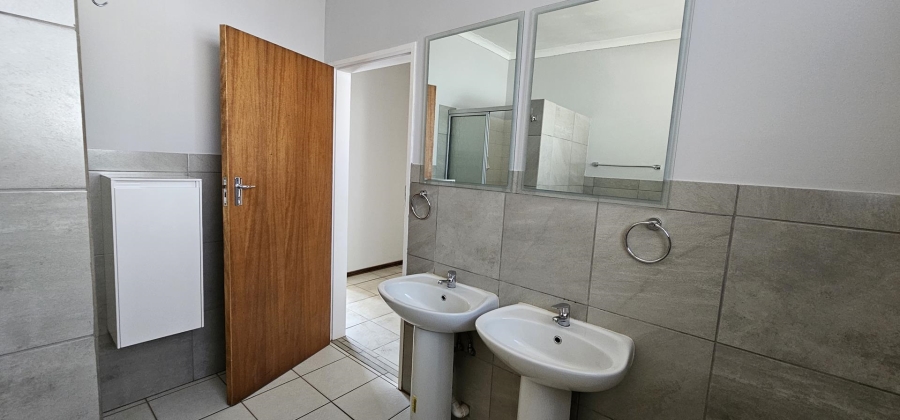 To Let 5 Bedroom Property for Rent in Waterkloof Glen Gauteng