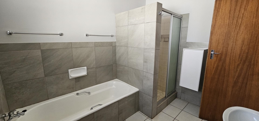 To Let 5 Bedroom Property for Rent in Waterkloof Glen Gauteng