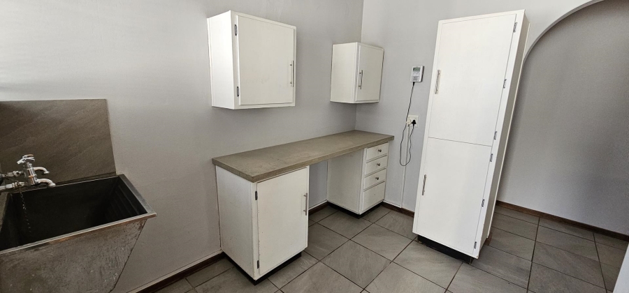 To Let 5 Bedroom Property for Rent in Waterkloof Glen Gauteng