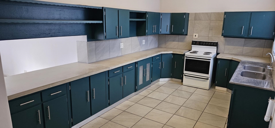 To Let 5 Bedroom Property for Rent in Waterkloof Glen Gauteng