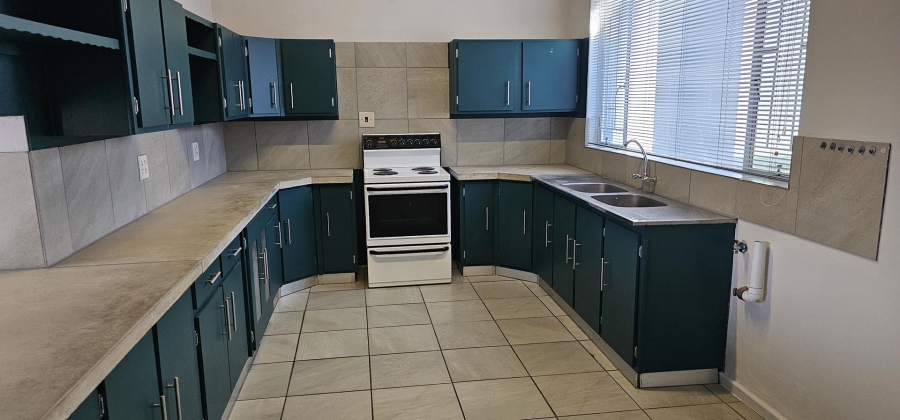 To Let 5 Bedroom Property for Rent in Waterkloof Glen Gauteng