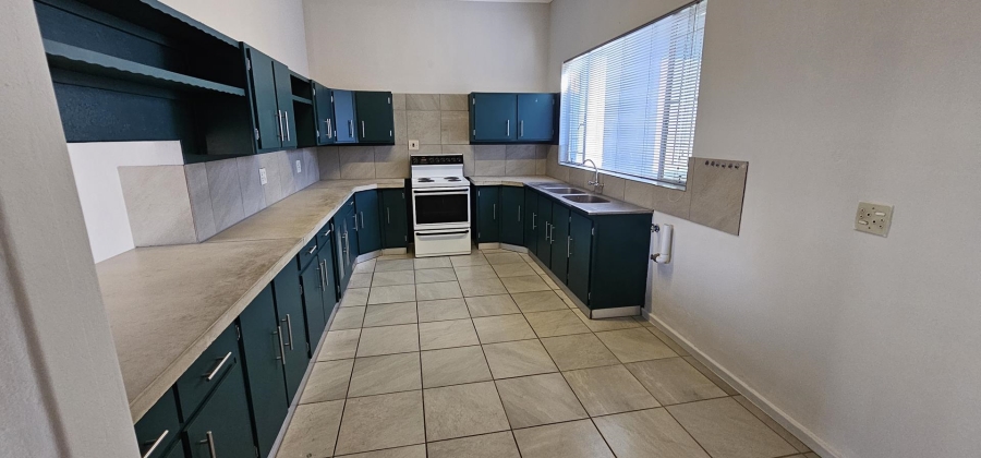 To Let 5 Bedroom Property for Rent in Waterkloof Glen Gauteng