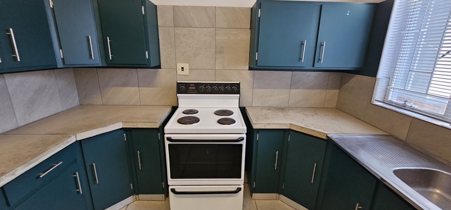 To Let 5 Bedroom Property for Rent in Waterkloof Glen Gauteng