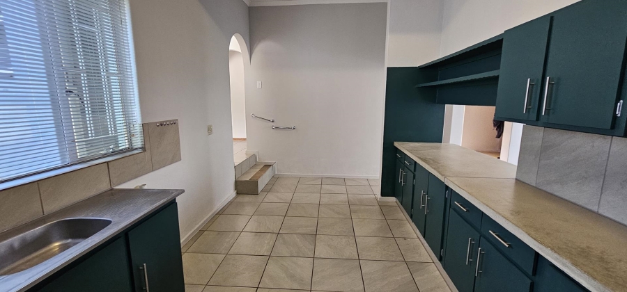 To Let 5 Bedroom Property for Rent in Waterkloof Glen Gauteng