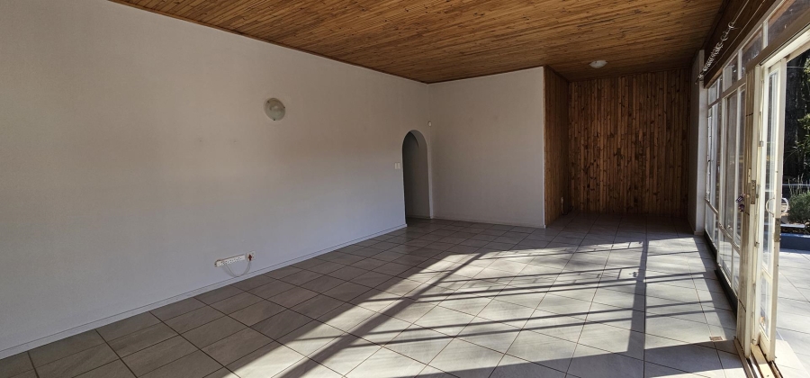 To Let 5 Bedroom Property for Rent in Waterkloof Glen Gauteng