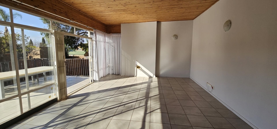 To Let 5 Bedroom Property for Rent in Waterkloof Glen Gauteng