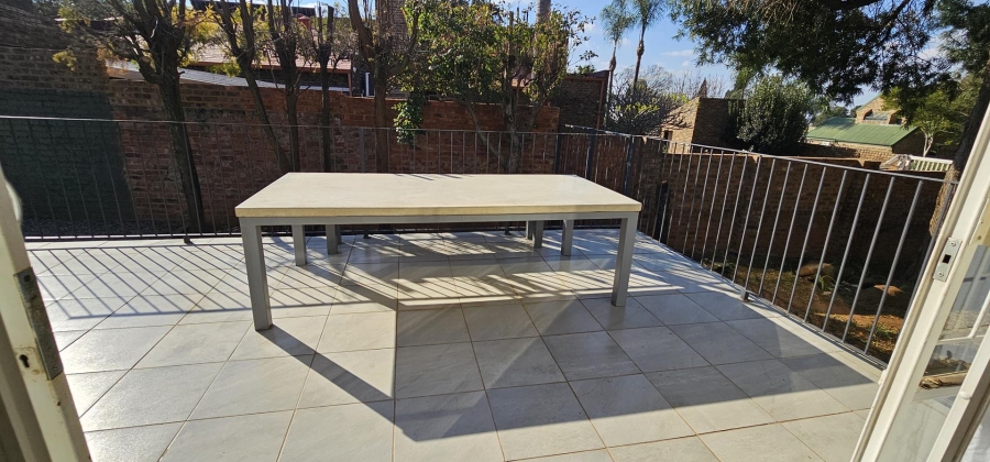 To Let 5 Bedroom Property for Rent in Waterkloof Glen Gauteng