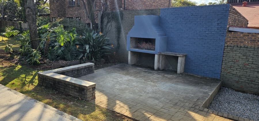 To Let 5 Bedroom Property for Rent in Waterkloof Glen Gauteng