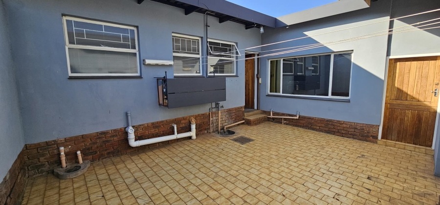 To Let 5 Bedroom Property for Rent in Waterkloof Glen Gauteng