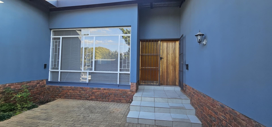 To Let 5 Bedroom Property for Rent in Waterkloof Glen Gauteng