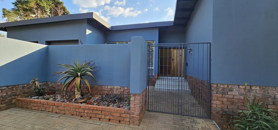 To Let 5 Bedroom Property for Rent in Waterkloof Glen Gauteng