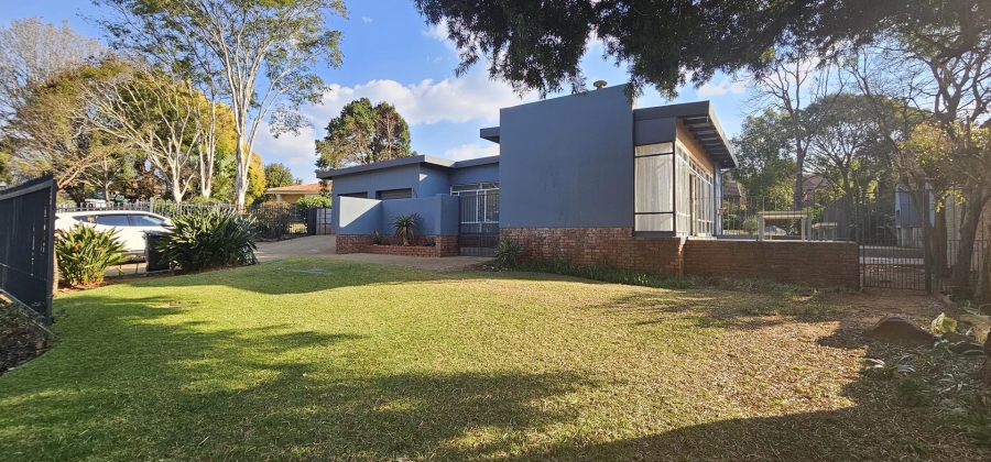 To Let 5 Bedroom Property for Rent in Waterkloof Glen Gauteng