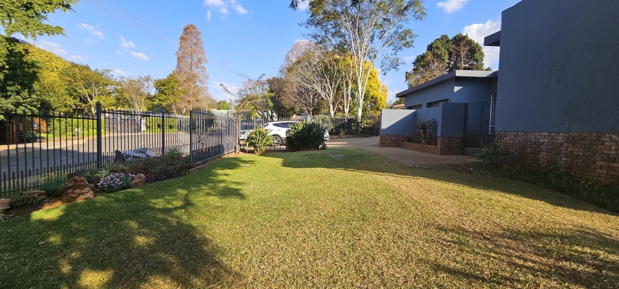 To Let 5 Bedroom Property for Rent in Waterkloof Glen Gauteng