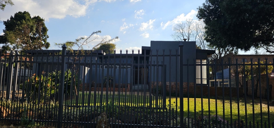 To Let 5 Bedroom Property for Rent in Waterkloof Glen Gauteng