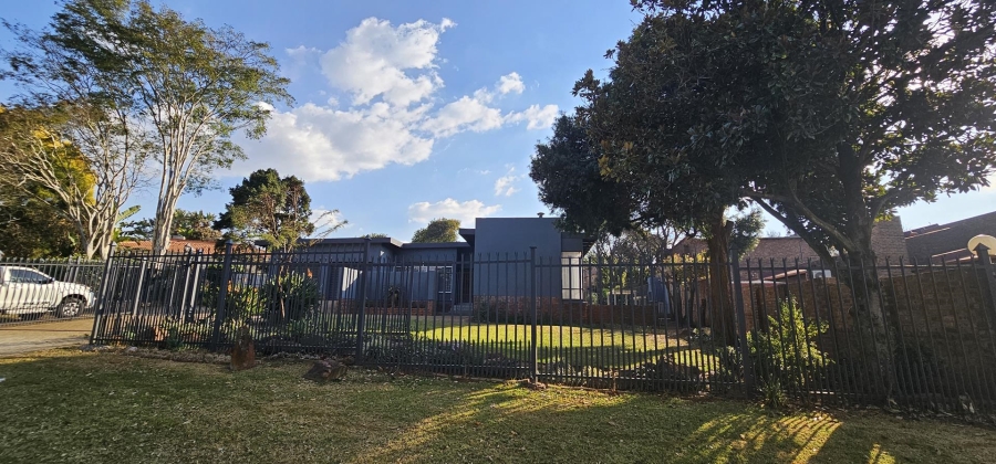 To Let 5 Bedroom Property for Rent in Waterkloof Glen Gauteng